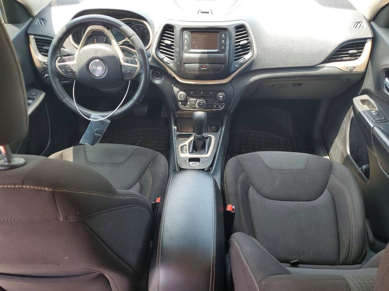 2016 Jeep Cherokee Latitude - zdjęcie 8