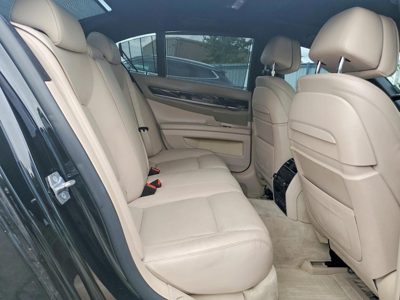 2014 BMW 750 Xi - zdjęcie 10