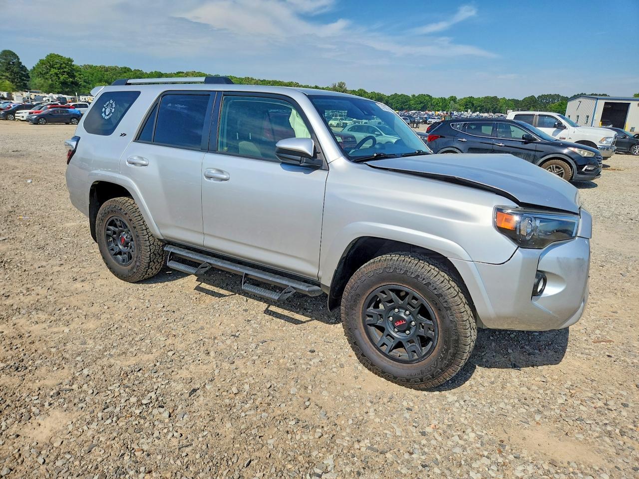 2020 Toyota 4 Runner - zdjęcie 4