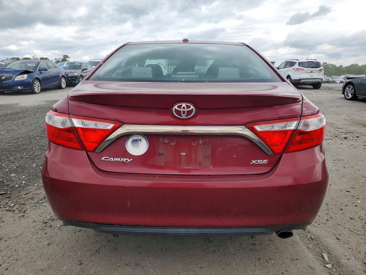 2016 Toyota Camry Xse - zdjęcie 6