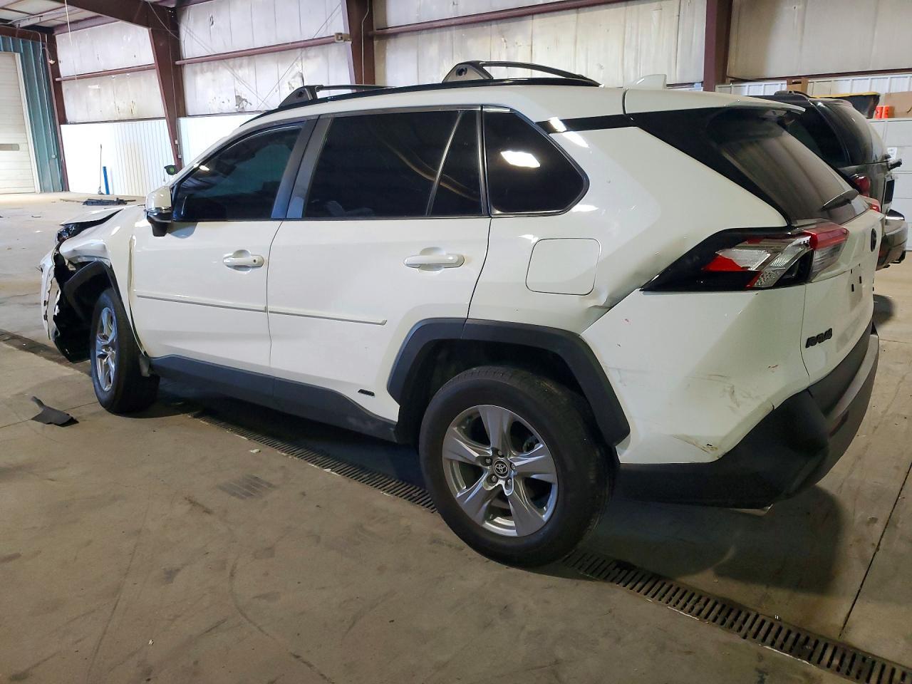 2024 Toyota Rav4 Hybrid Xle - zdjęcie 2