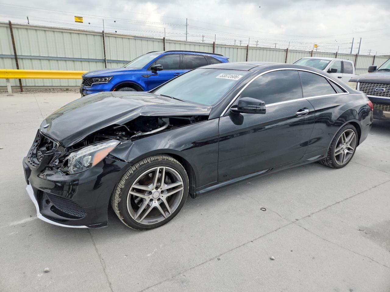 2017 Mercedes-Benz E 400 - zdjęcie główne