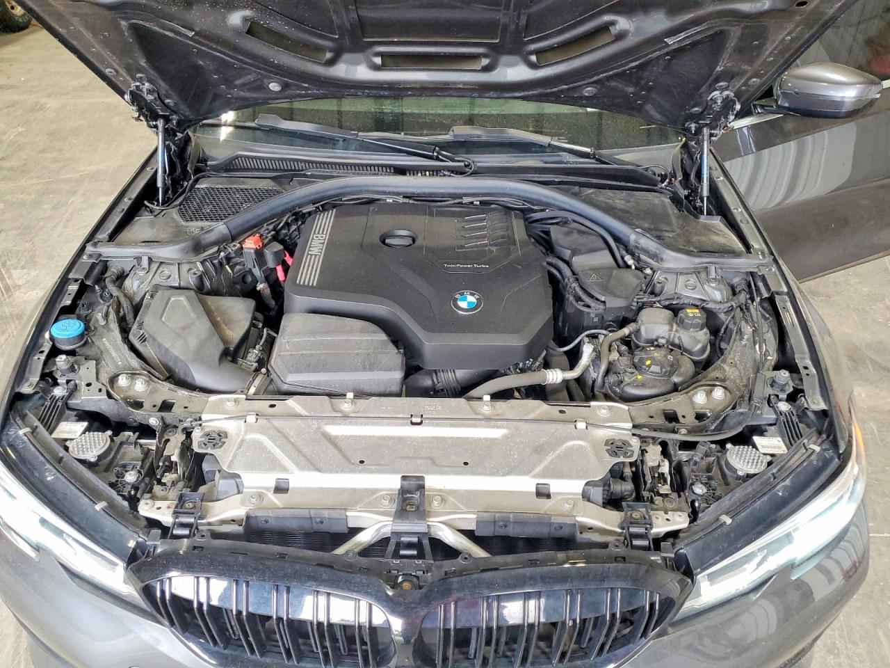 2021 BMW 330Xi - zdjęcie 11