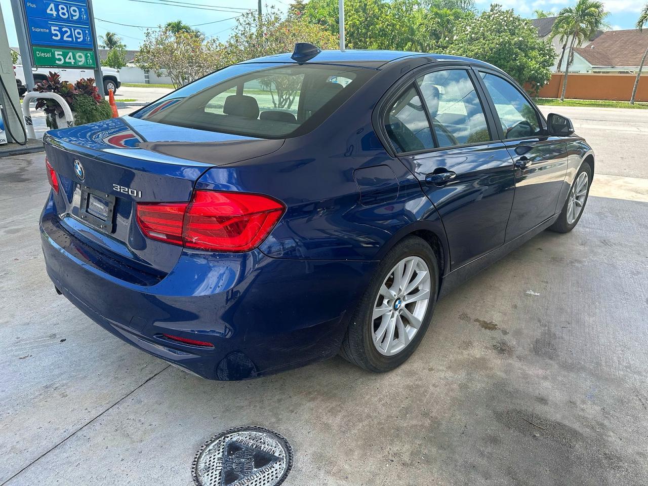 2018 BMW 320 I - zdjęcie 4