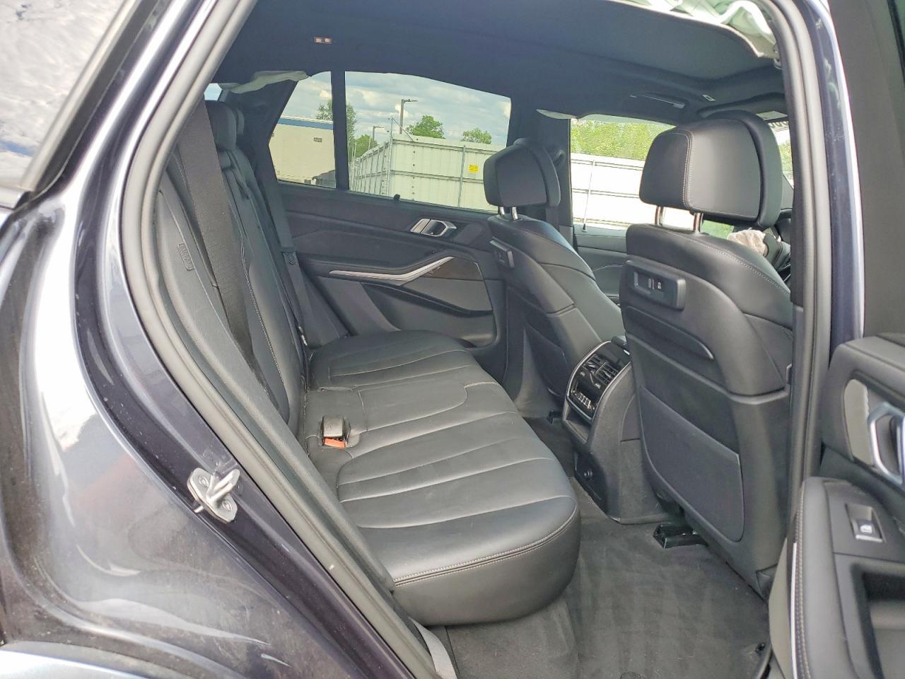 2022 BMW X5 M50I - zdjęcie 11