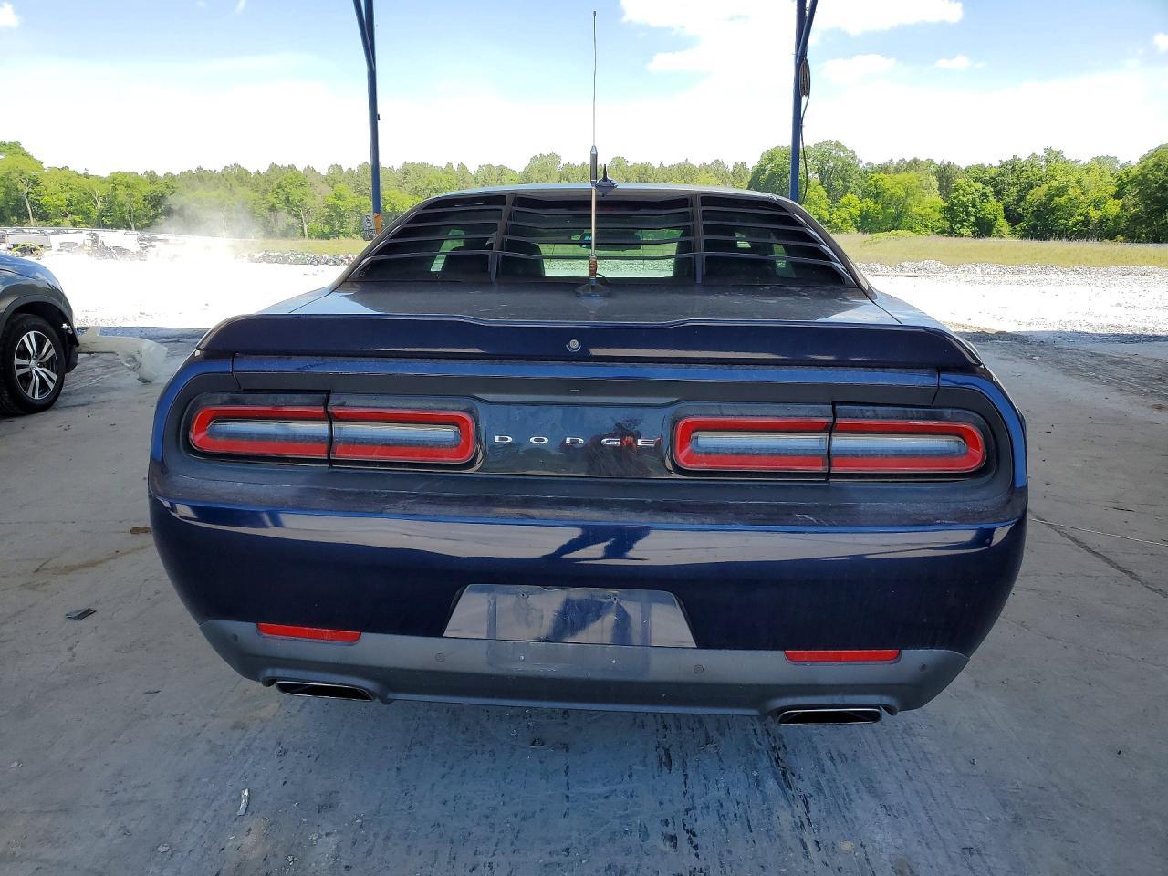 2016 Dodge Challenger R - zdjęcie 6