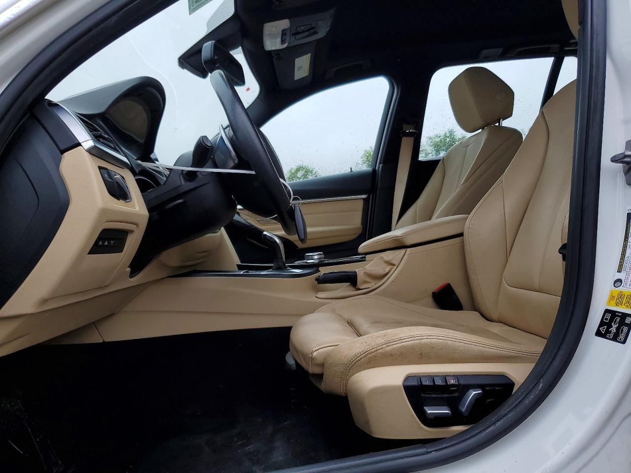2017 BMW 330 Xi - zdjęcie 7