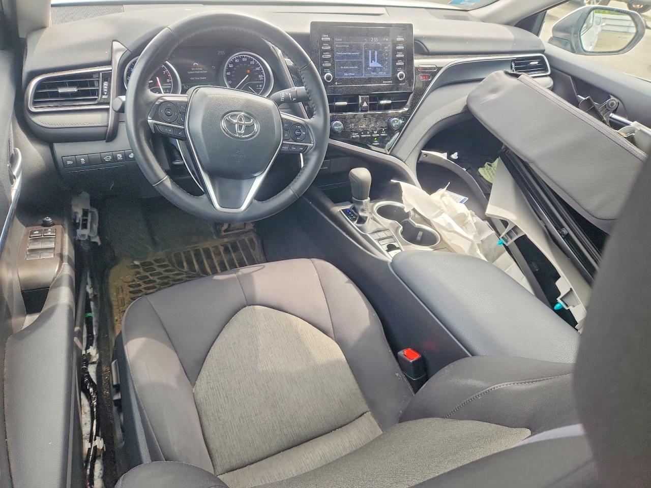 2024 Toyota Camry Le - zdjęcie 8