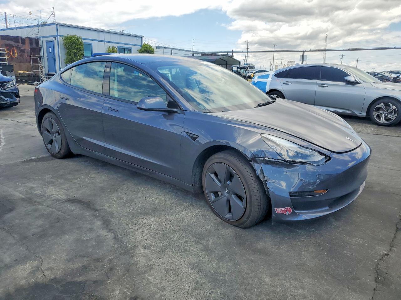2023 Tesla Model 3 - zdjęcie 4