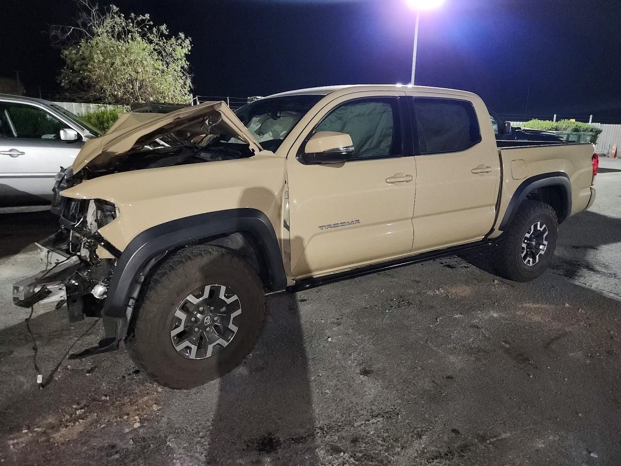 Toyota Tacoma - zdjęcie 1