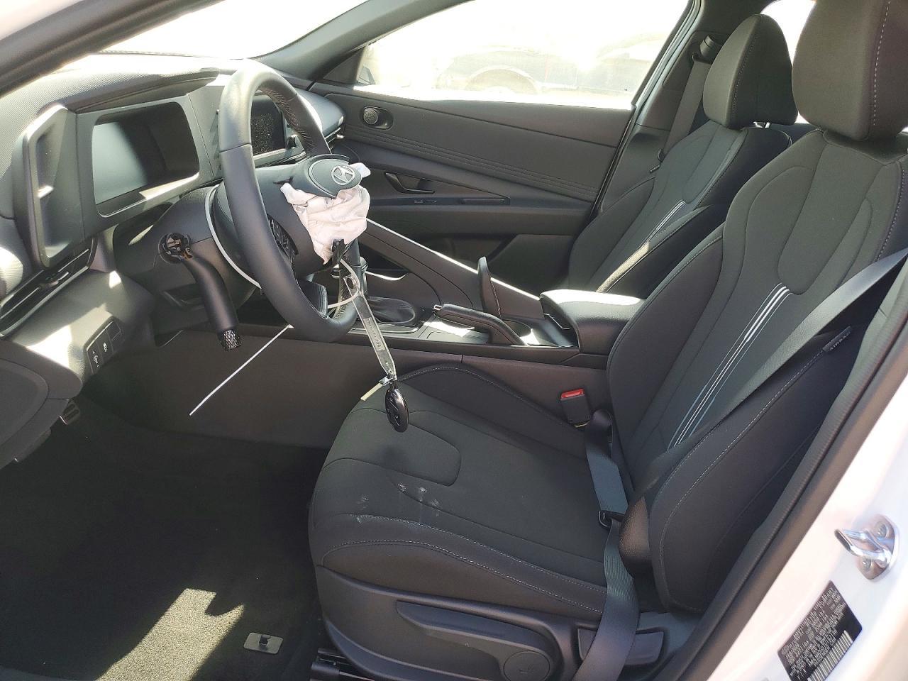 2026 Hyundai Elantra Sel Sport - zdjęcie 7
