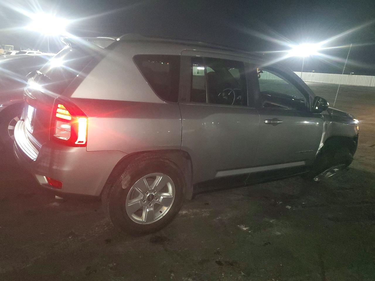 2014 Jeep Compass Sport - zdjęcie 3