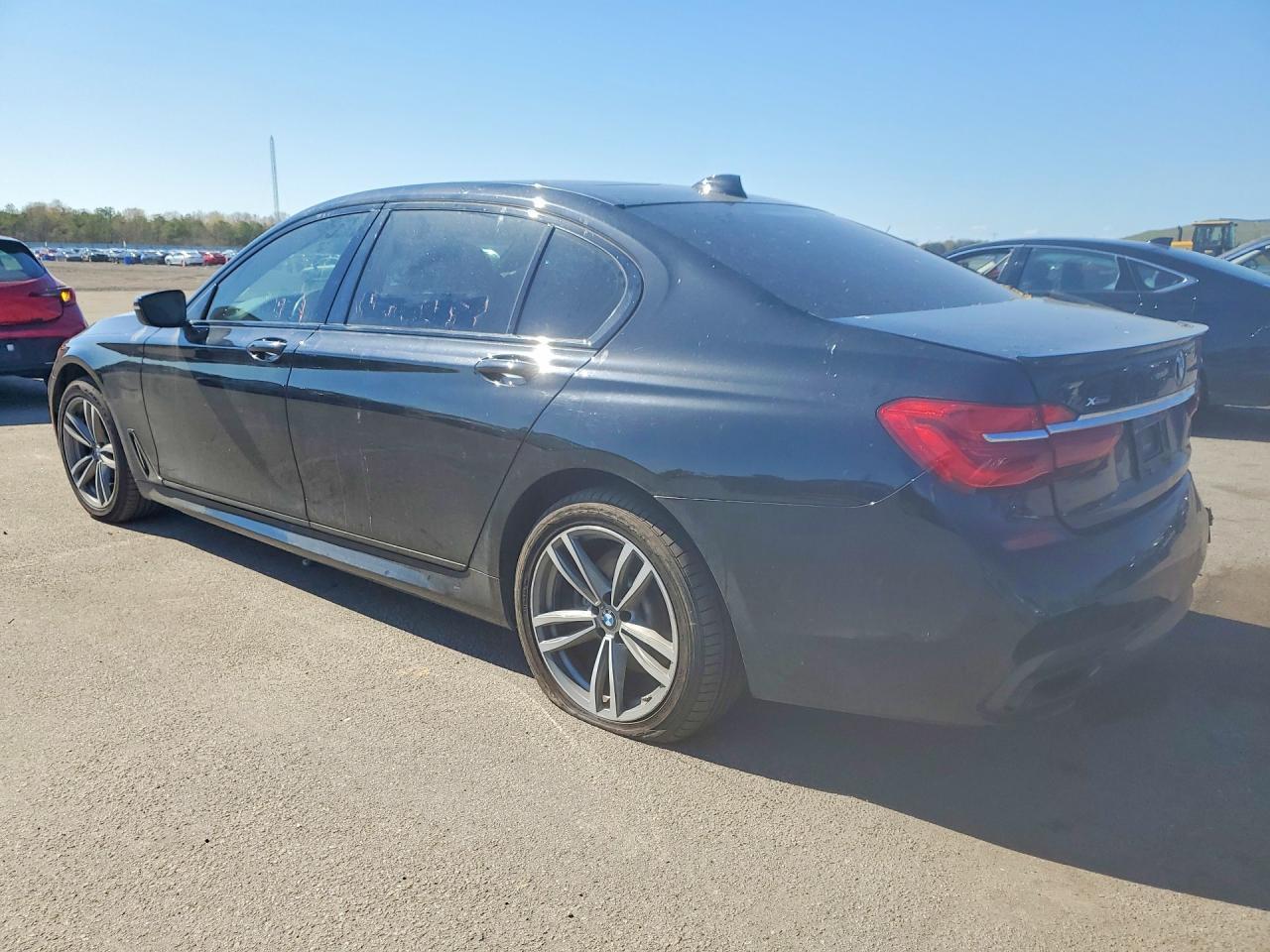 2019 BMW 740 - zdjęcie 2