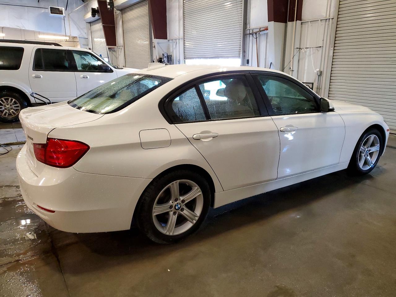 2014 BMW 320 I xDrive - zdjęcie 3