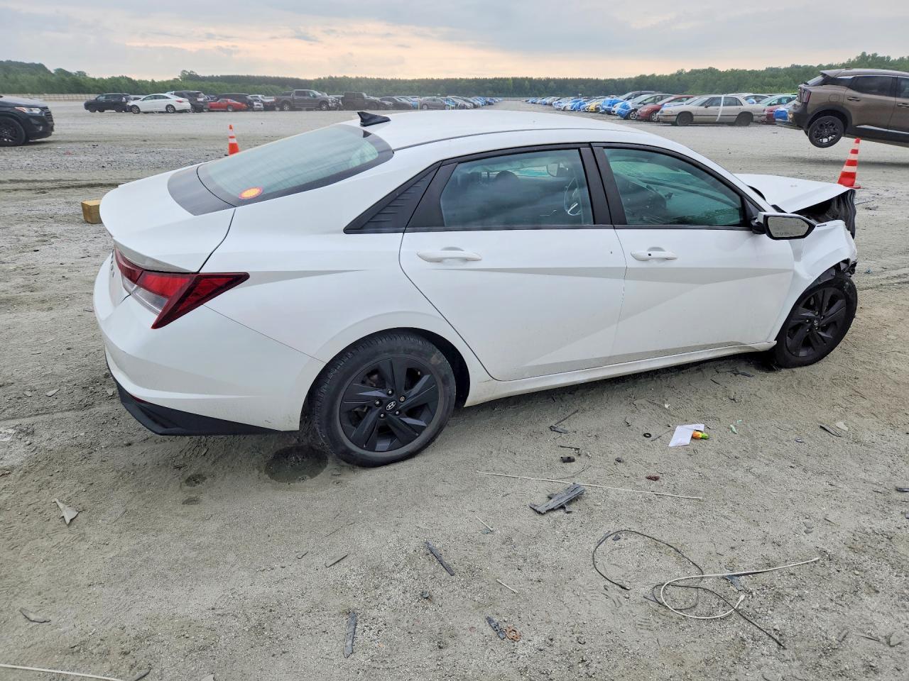 2022 Hyundai Elantra Sel - zdjęcie 3