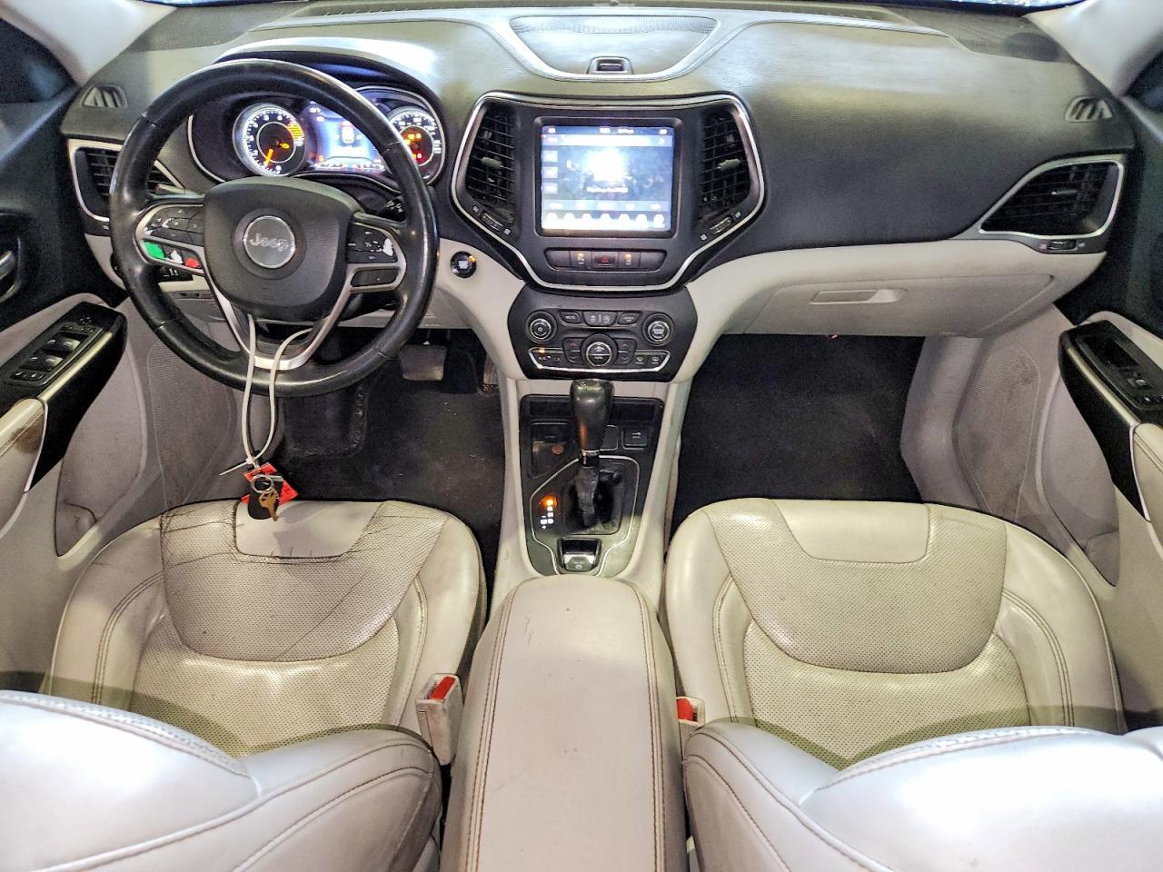 2022 Jeep Cherokee Latitude Lux - zdjęcie 8