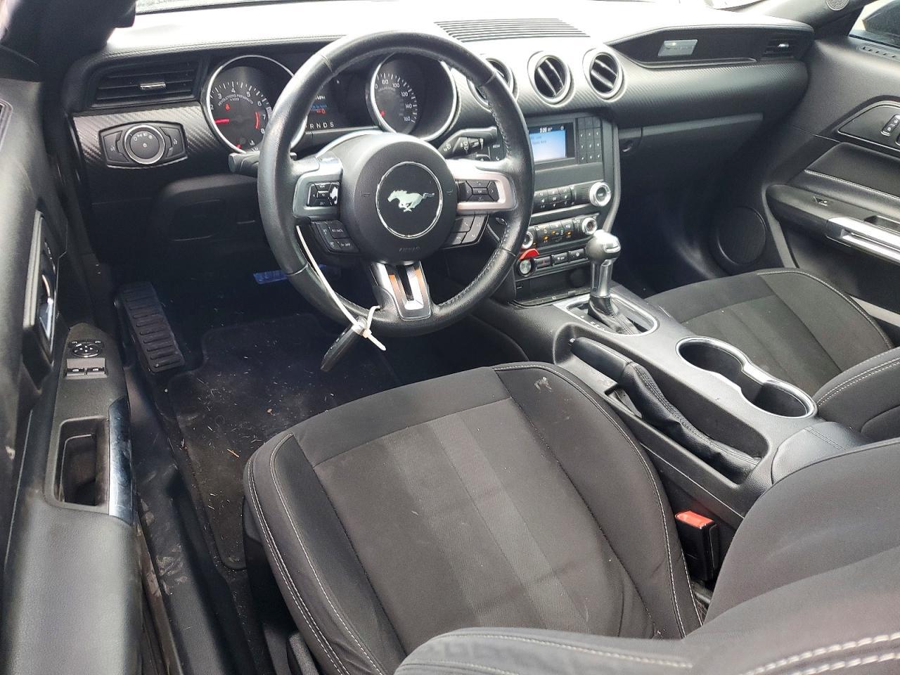 2019 Ford Mustang - zdjęcie 8