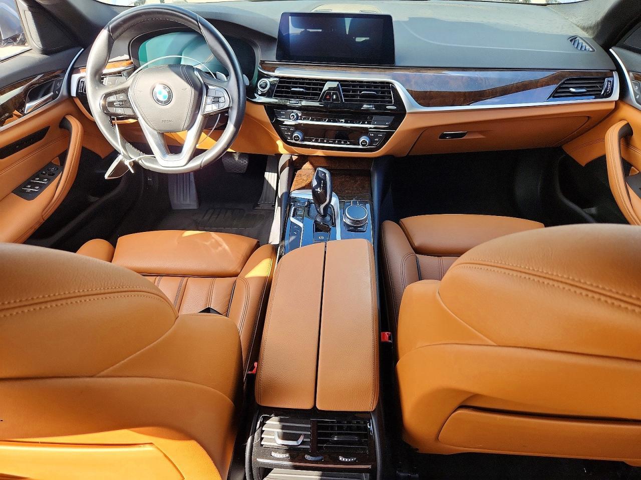 2020 BMW 530E - zdjęcie 8