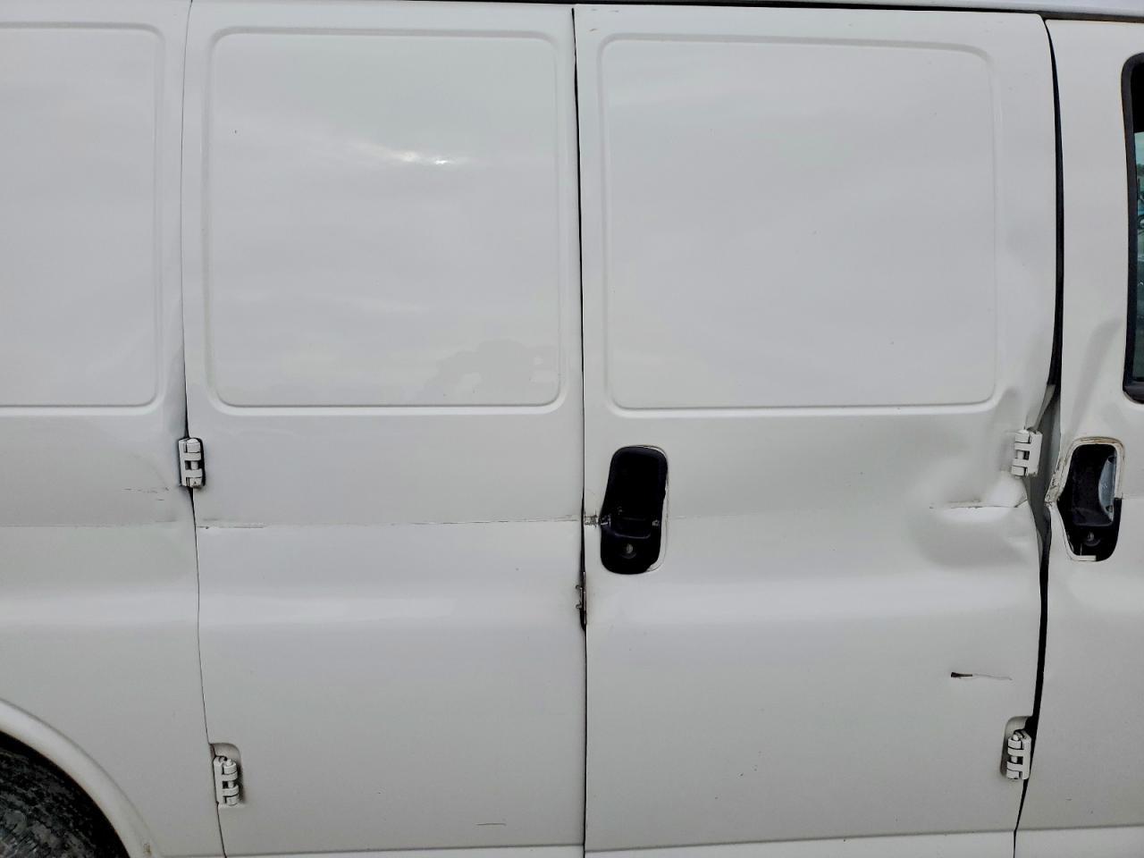 2023 Chevy Express G2500 Cargo - zdjęcie 11