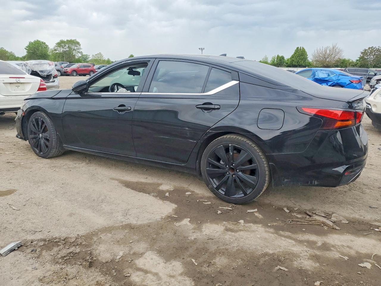 2020 Nissan Altima Sr - zdjęcie 2