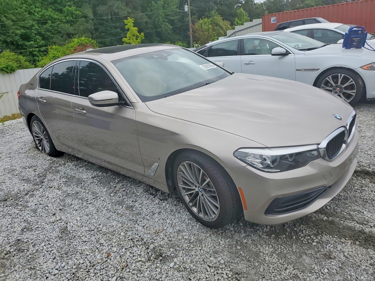 2019 BMW 530E - zdjęcie 4