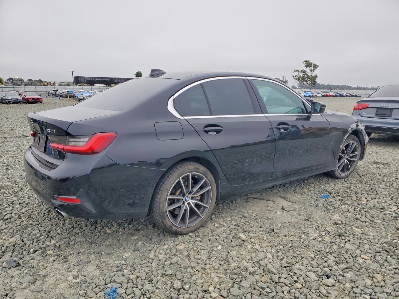 2020 BMW Seria 3 330i - zdjęcie 3