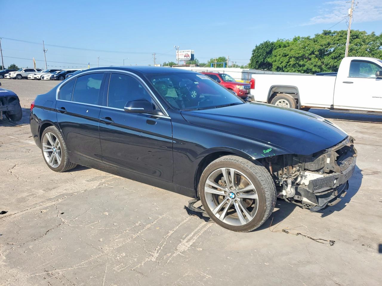 2017 BMW 330 Xi - zdjęcie 4