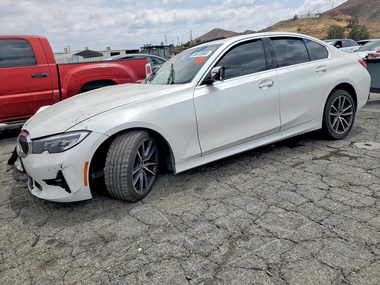 2020 BMW 330I - zdjęcie główne