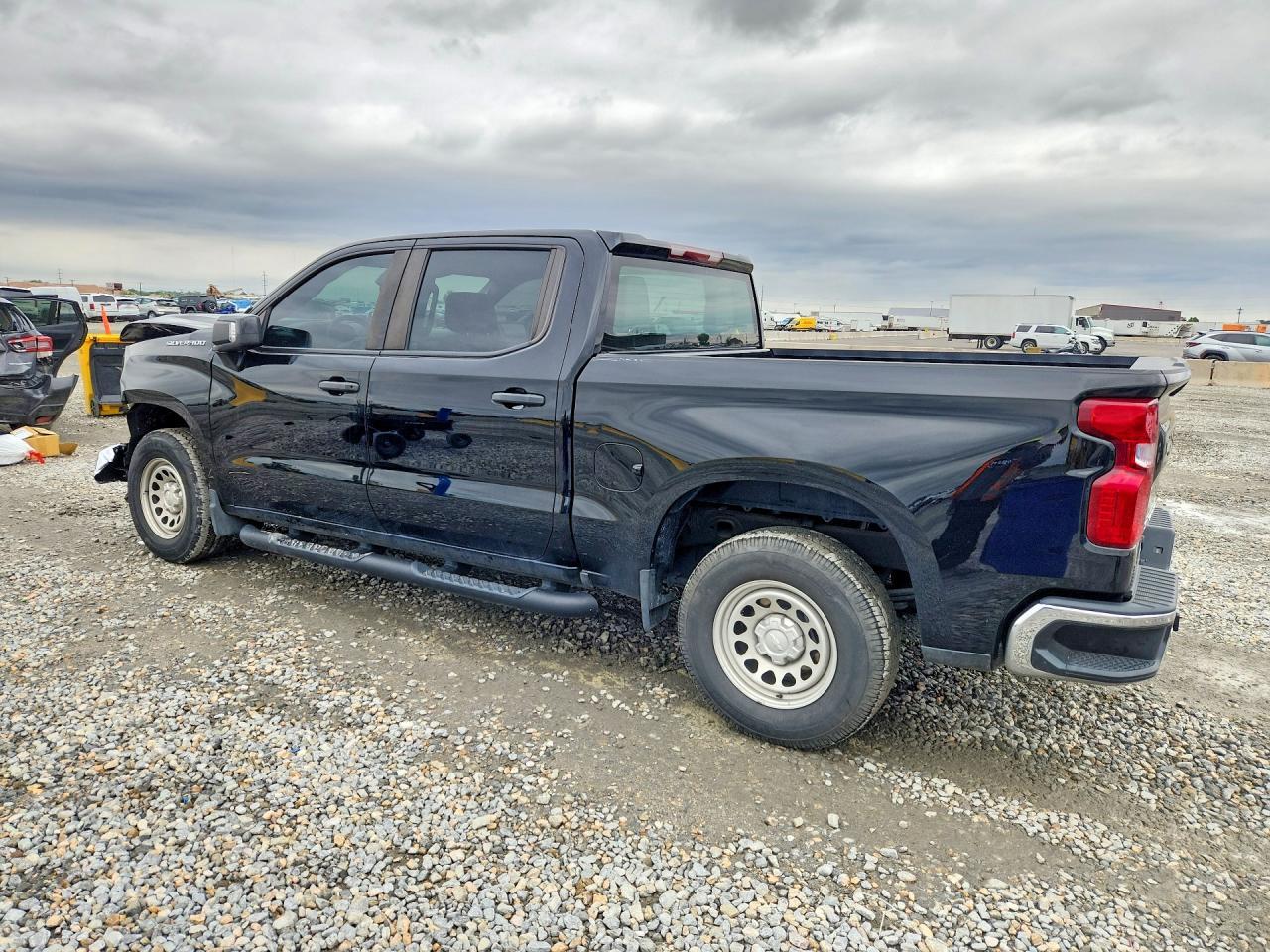 2023 Chevrolet Silverado K1500 - zdjęcie 2