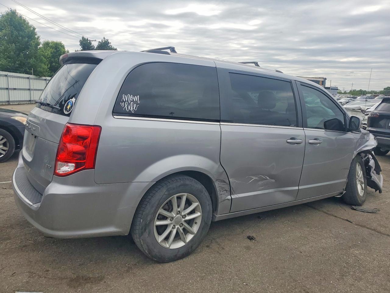 2020 Dodge Grand Caravan Sxt - zdjęcie 3