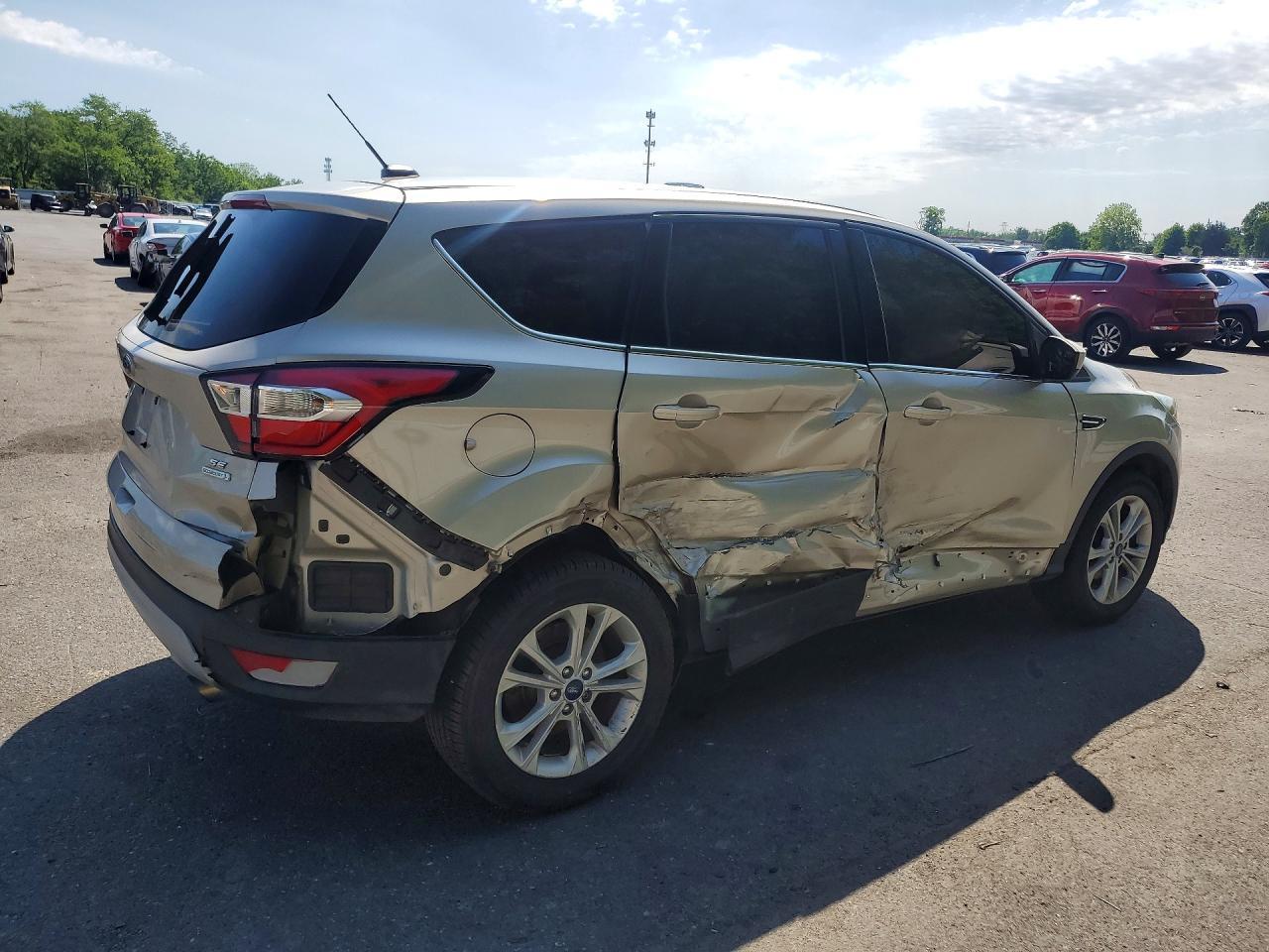 2017 Ford Escape - zdjęcie 3