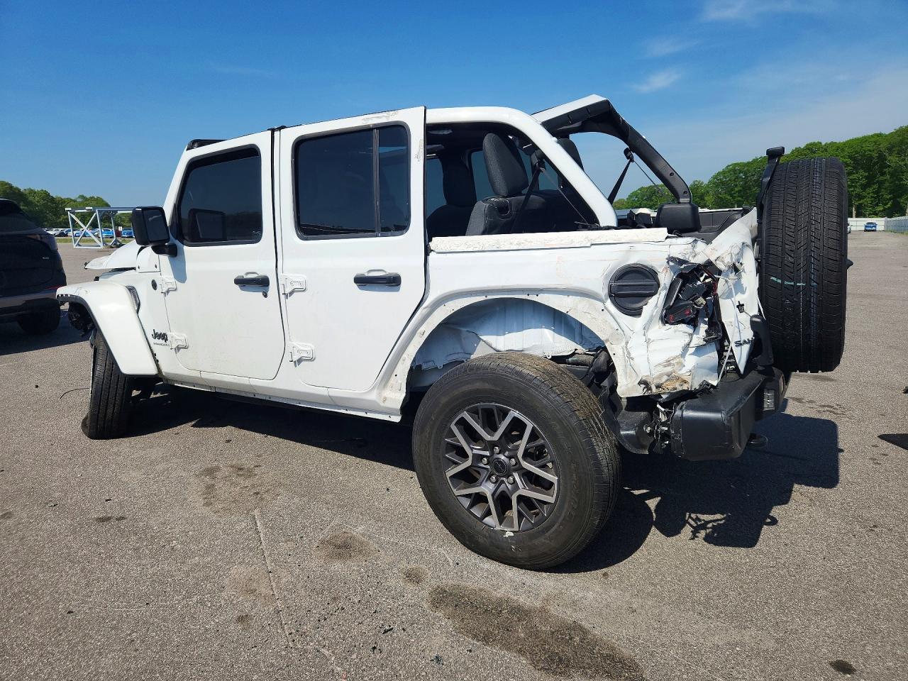 2025 Jeep Wrangler Sahara - zdjęcie 2