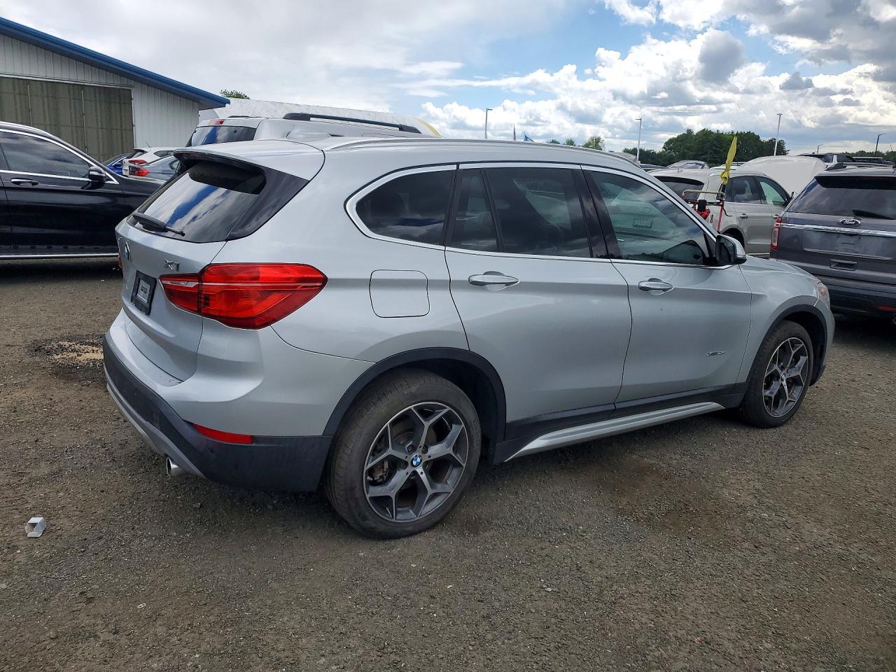 2016 BMW X1 xDrive28I - zdjęcie 3