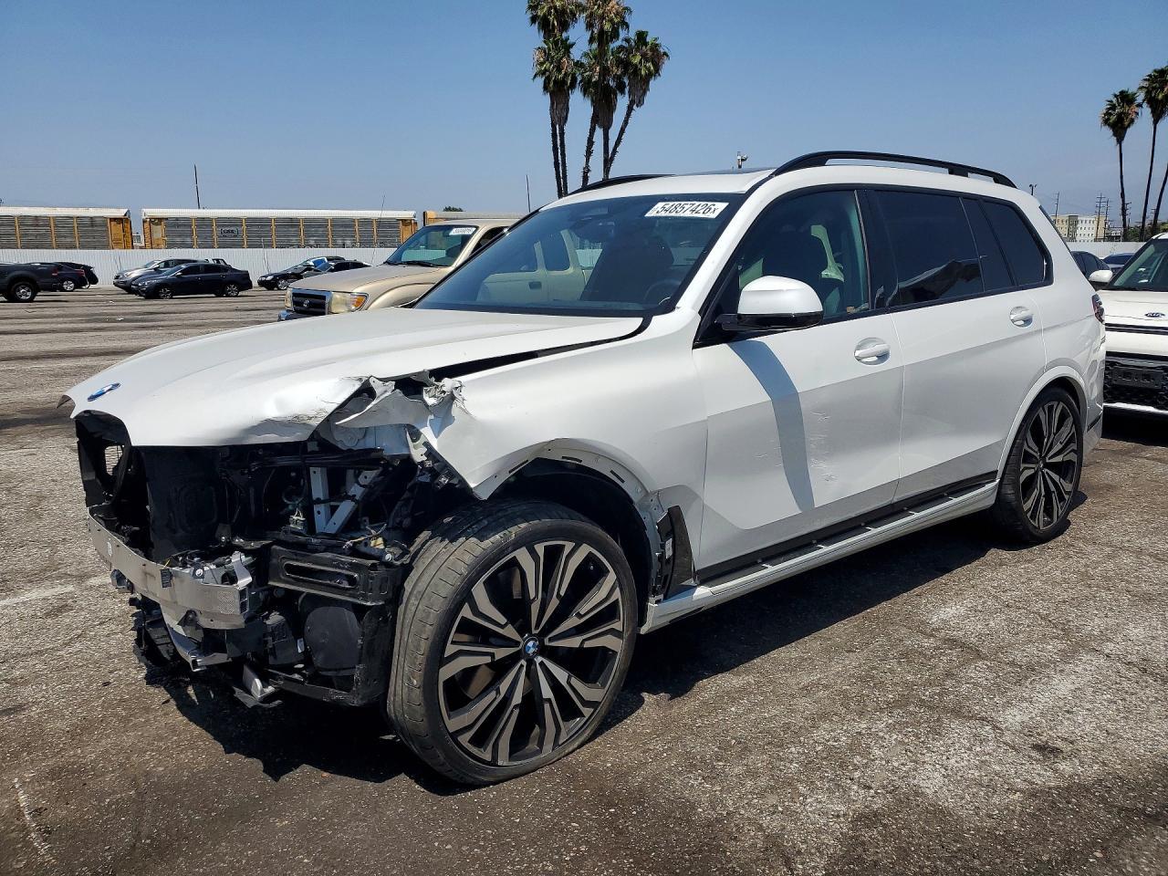 2025 BMW X7 xDrive40I - zdjęcie główne