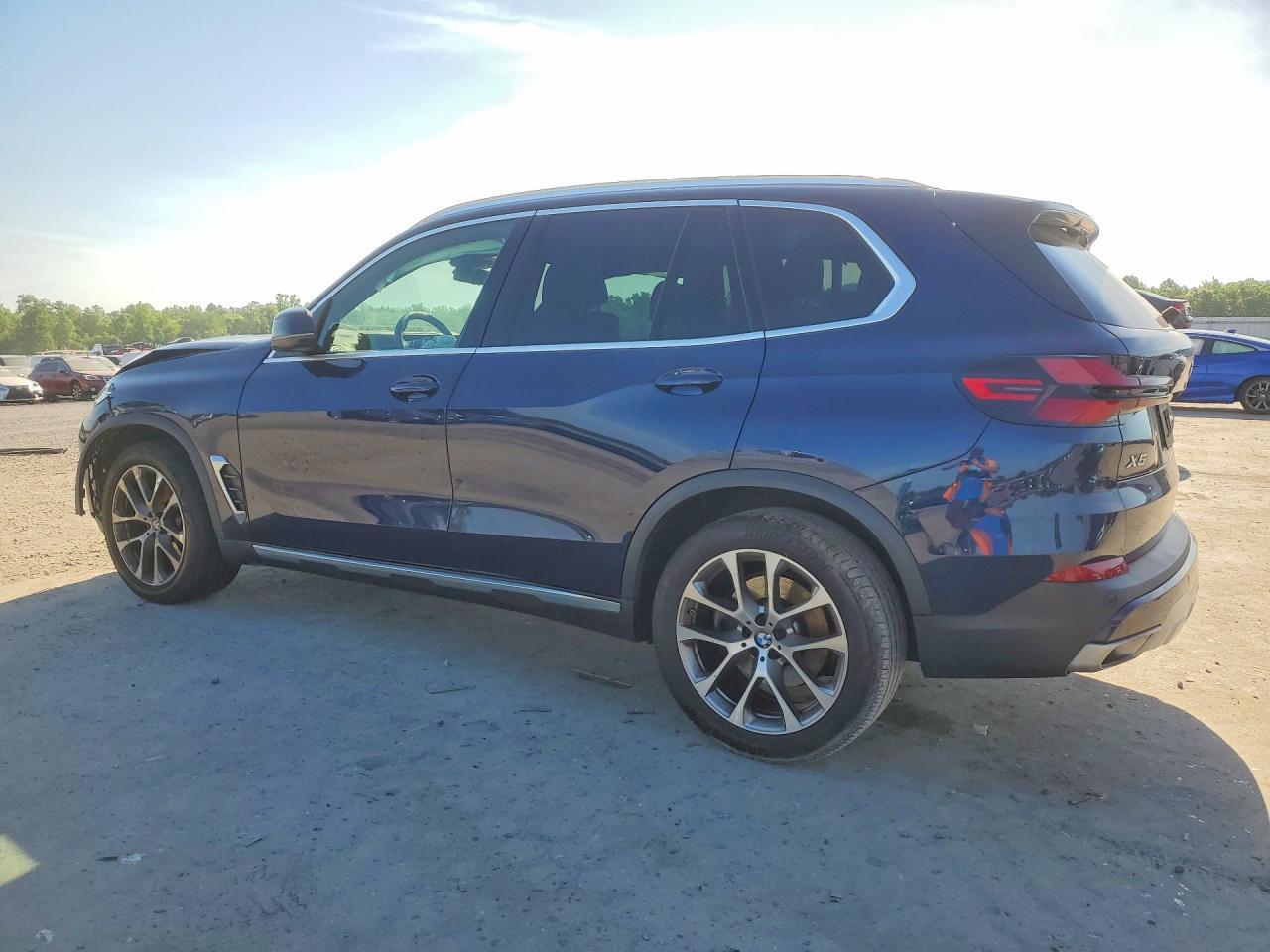 2025 BMW X5 xDrive40I - zdjęcie 2