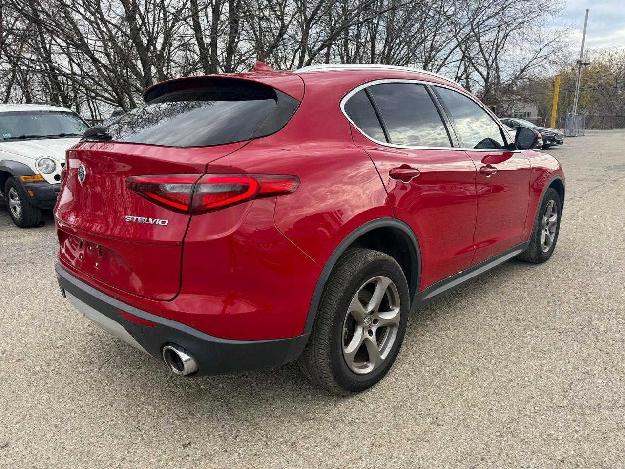 2021 Alfa Romeo Stelvio - zdjęcie 3