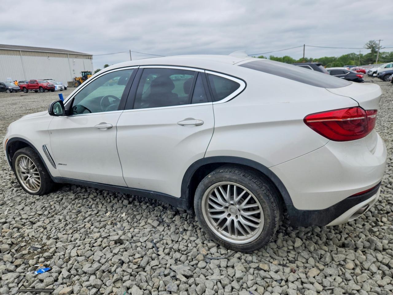 2015 BMW X6 xDrive35I - zdjęcie 2