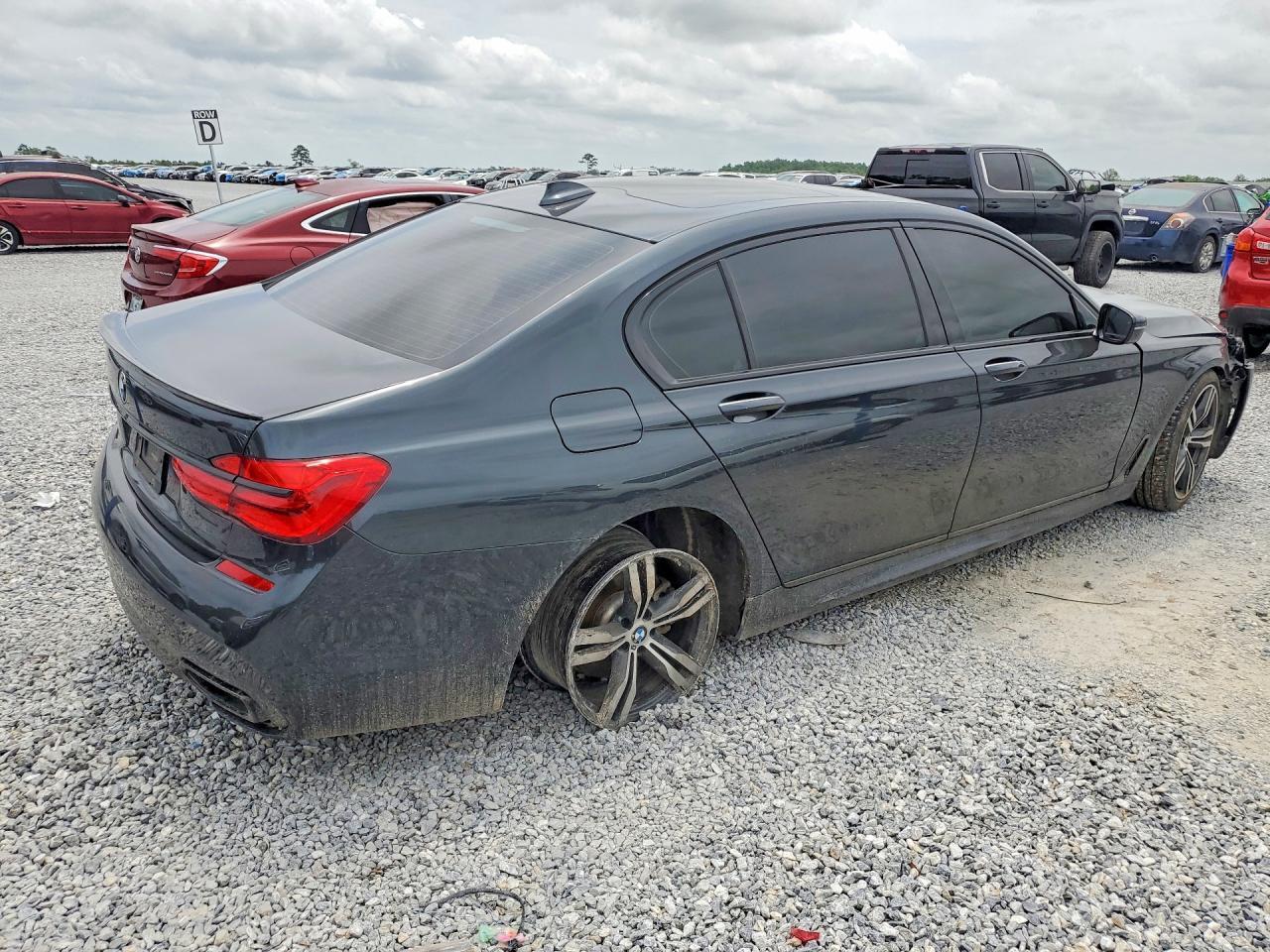 2019 BMW 740 I - zdjęcie 3