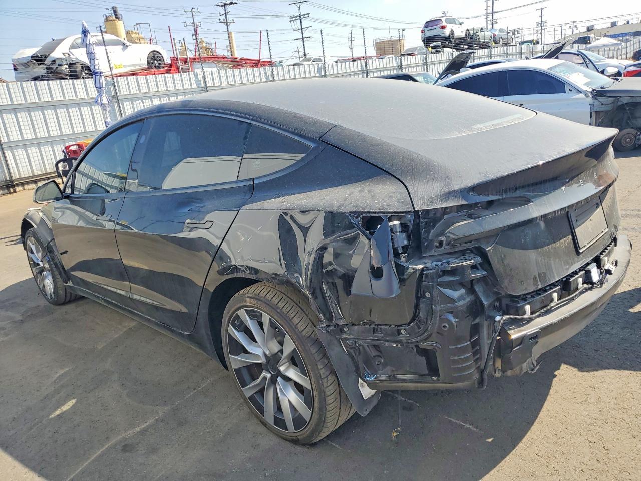 2024 Tesla Model 3 - zdjęcie 2