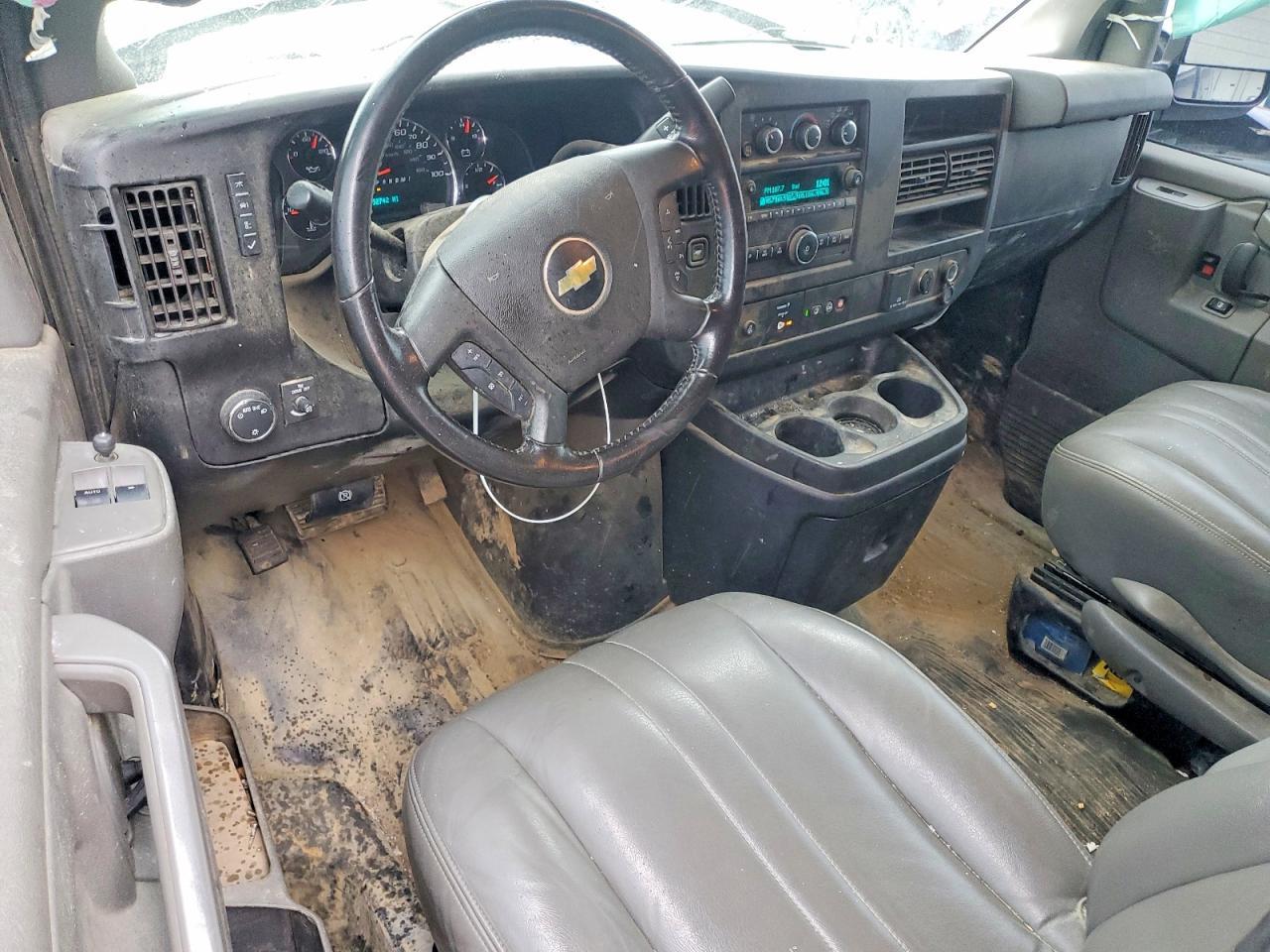 2021 Chevrolet Express G2500 - zdjęcie 8