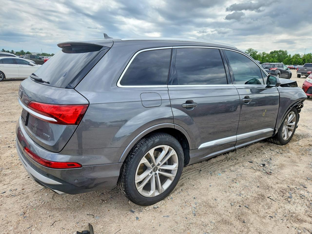 2025 Audi Q7 Premium Plus - zdjęcie 3