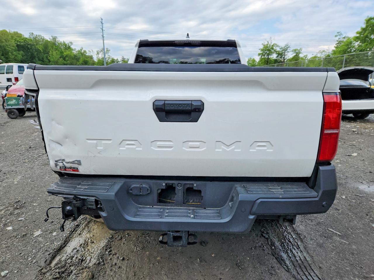 2025 Toyota Tacoma Sr - zdjęcie 6