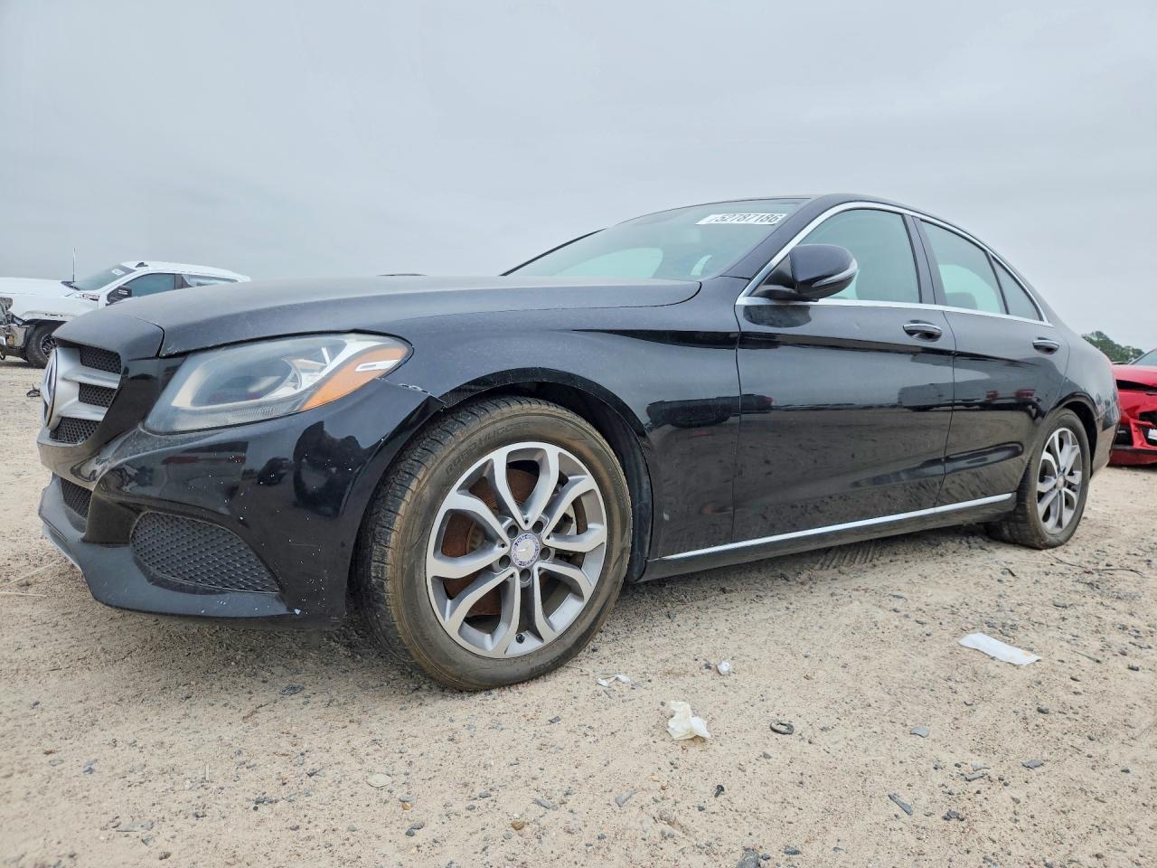 2017 Mercedes-Benz C 300 - zdjęcie główne