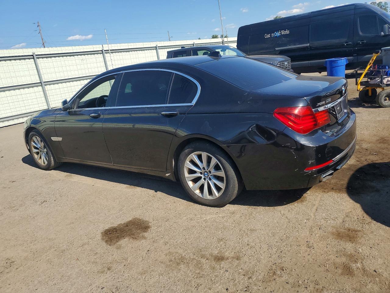 BMW Seria 7 - zdjęcie 2