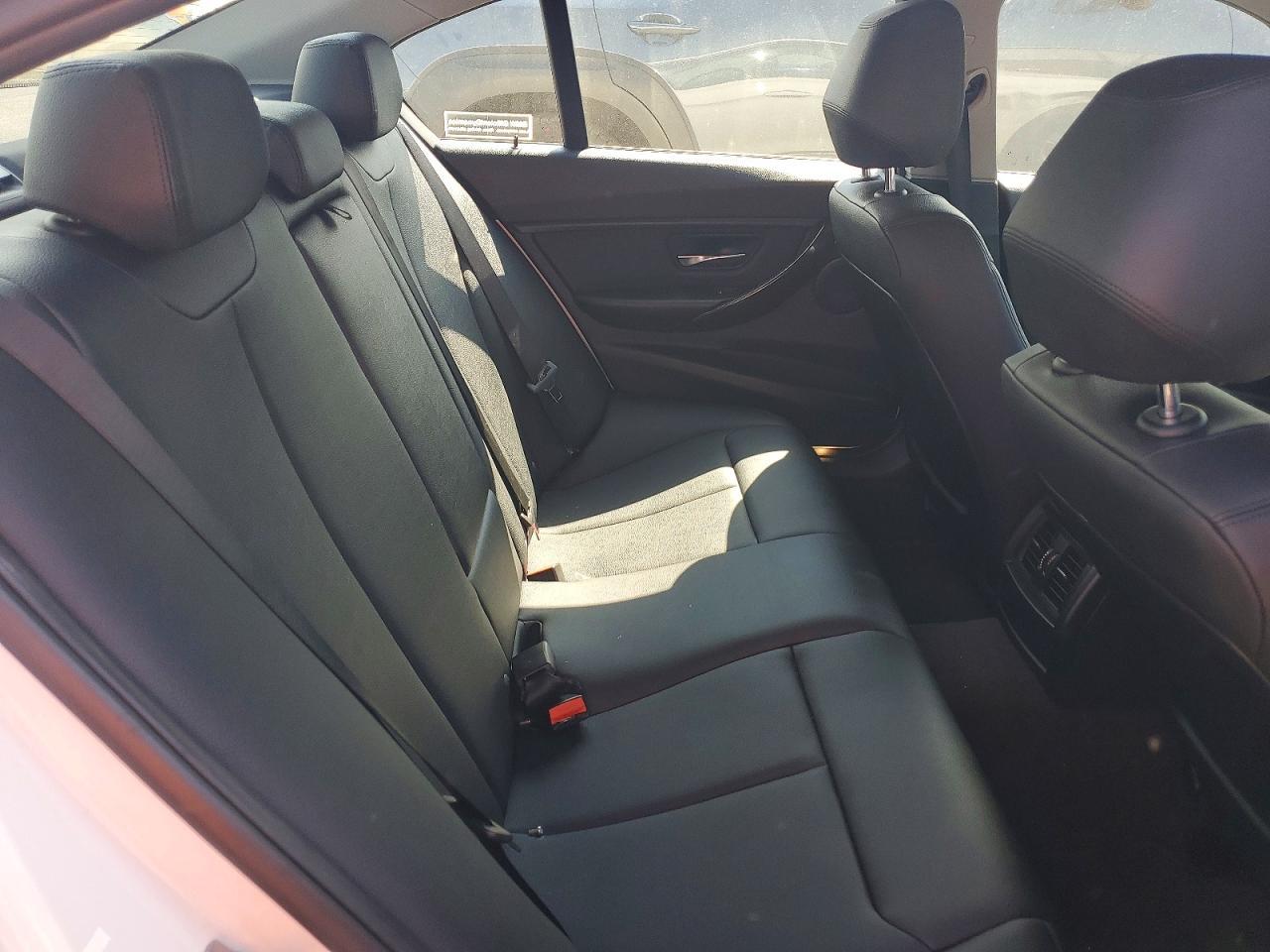 2015 BMW 320 I xDrive - zdjęcie 10