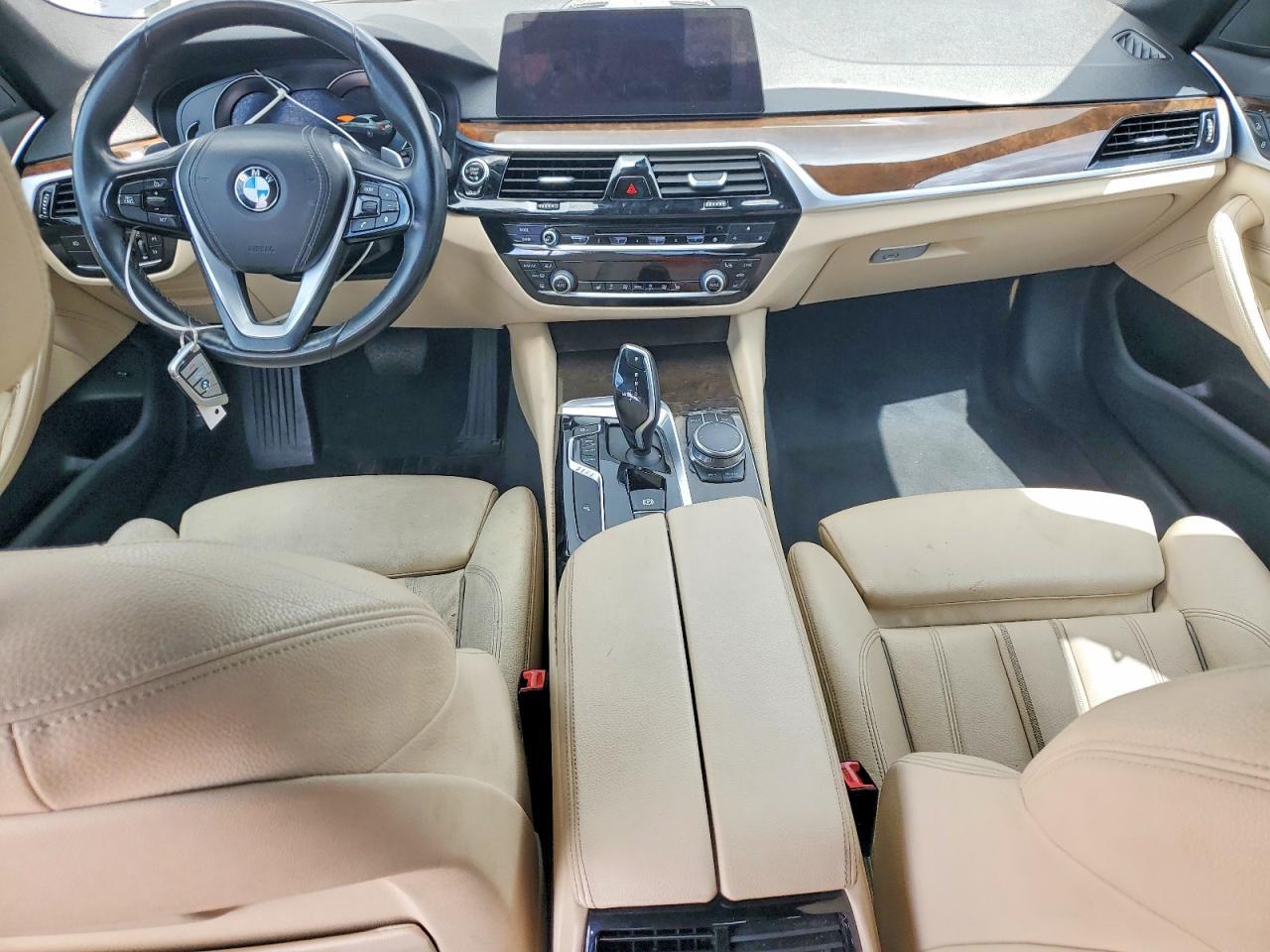 2017 BMW 530 I - zdjęcie 8