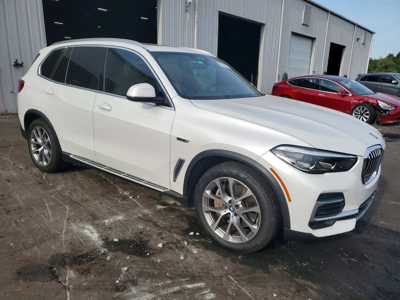 2022 BMW X5 xDrive45E - zdjęcie 4