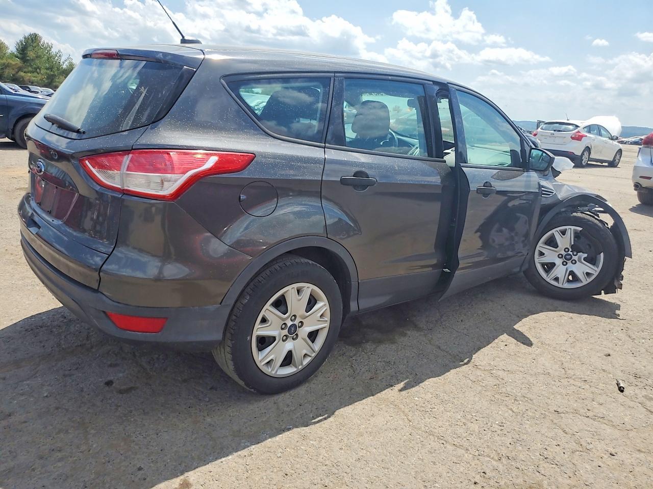 2016 Ford Escape S - zdjęcie 3