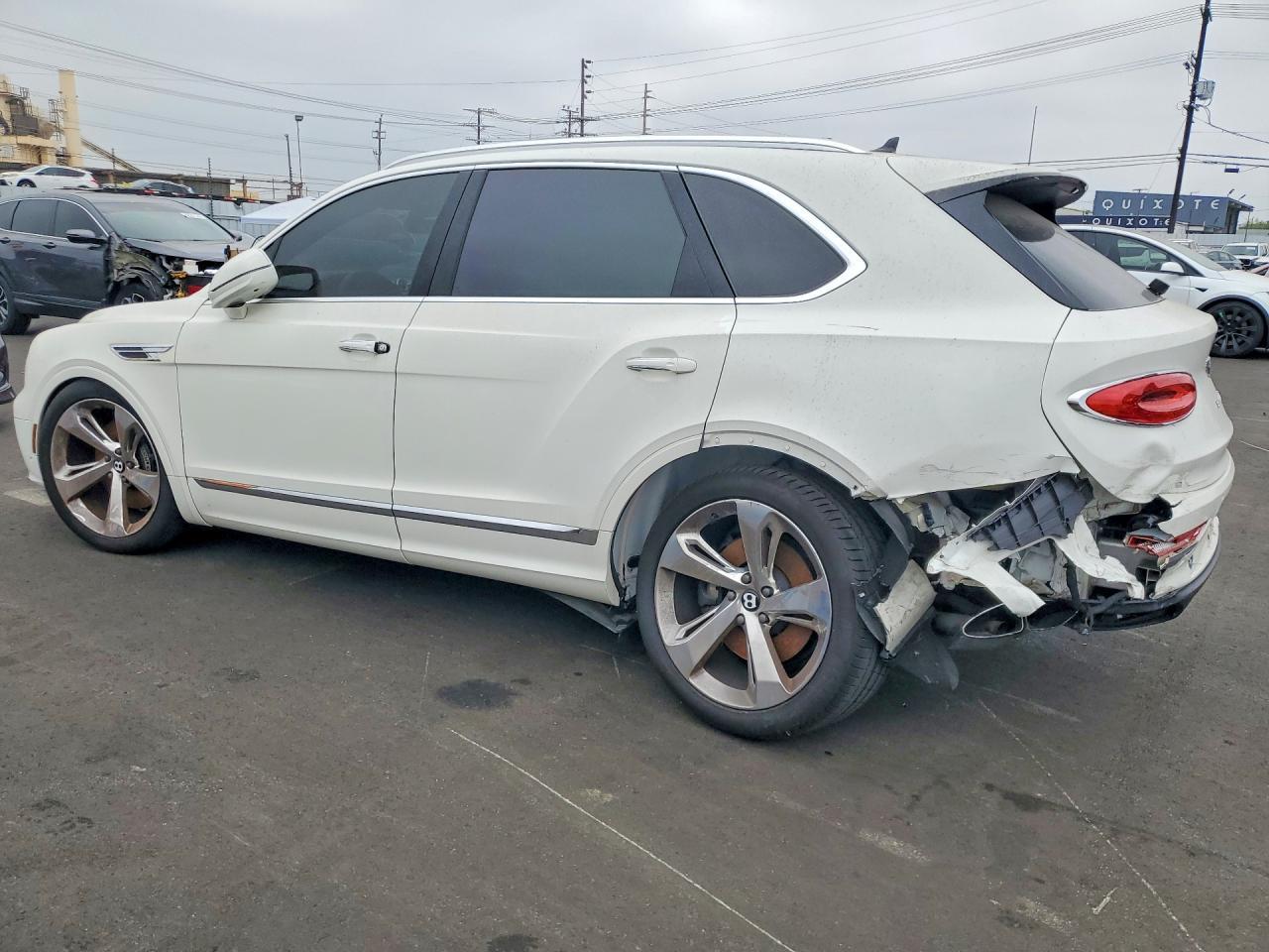 2023 Bentley Bentayga - zdjęcie 2