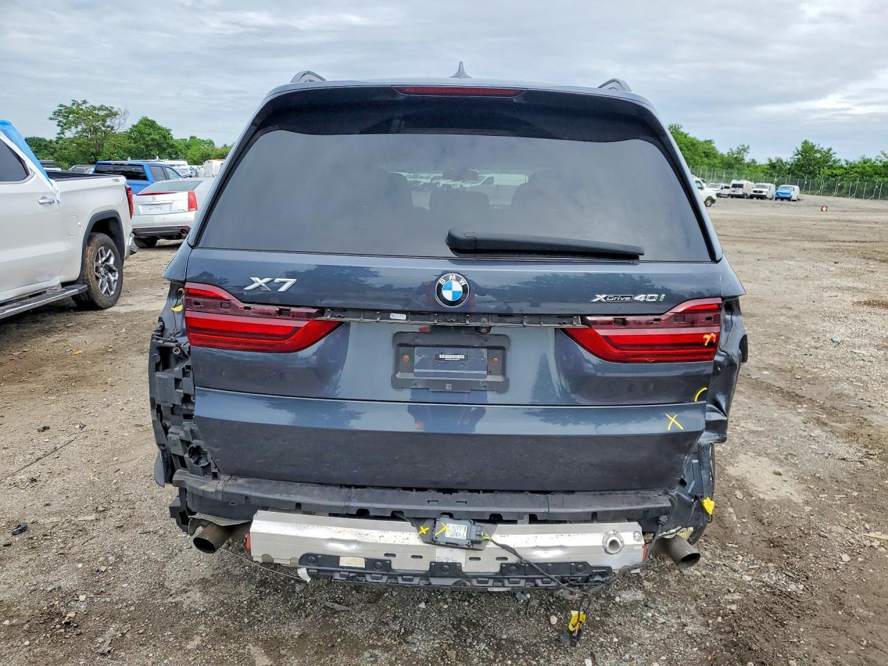 2022 BMW X7 xDrive40I - zdjęcie 6